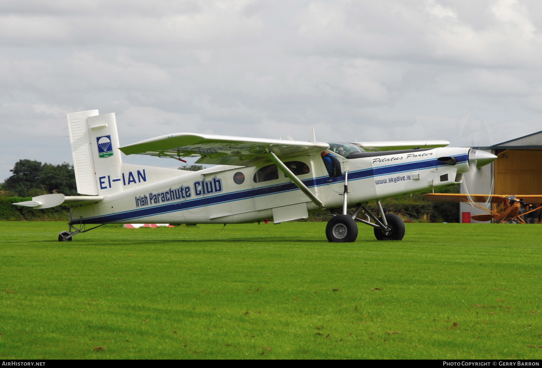 Aircraft Photo of EI-IAN | Pilatus PC-6/B2-H4 Turbo Porter | Irish Parachute Club | AirHistory.net #490559