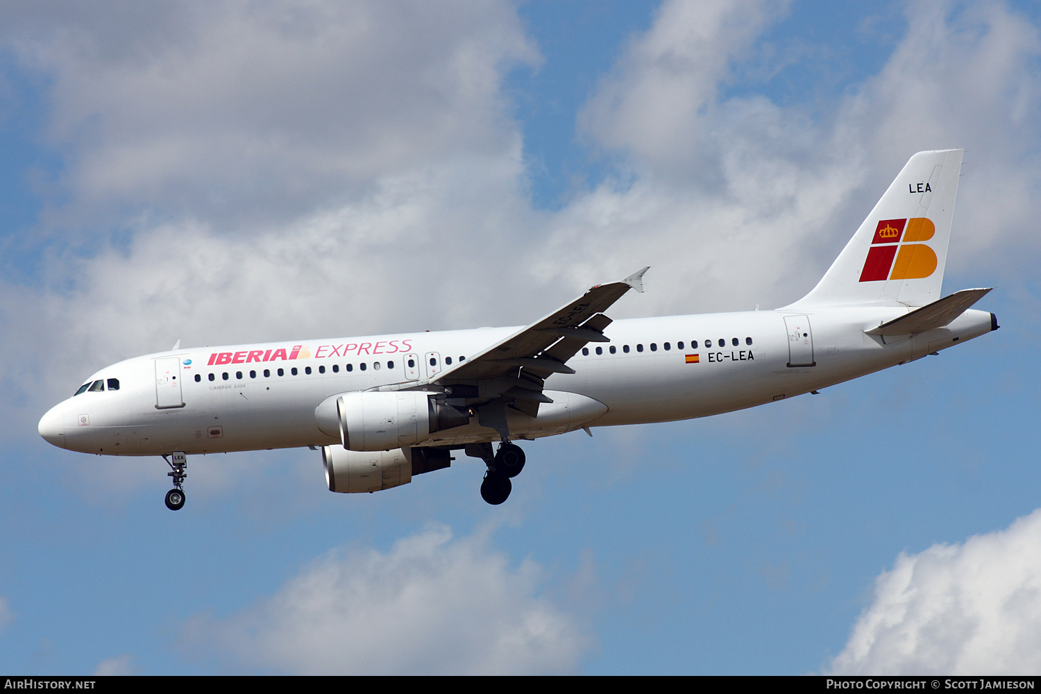 Aircraft Photo of EC-LEA | Airbus A320-214 | Iberia Express | AirHistory.net #490561