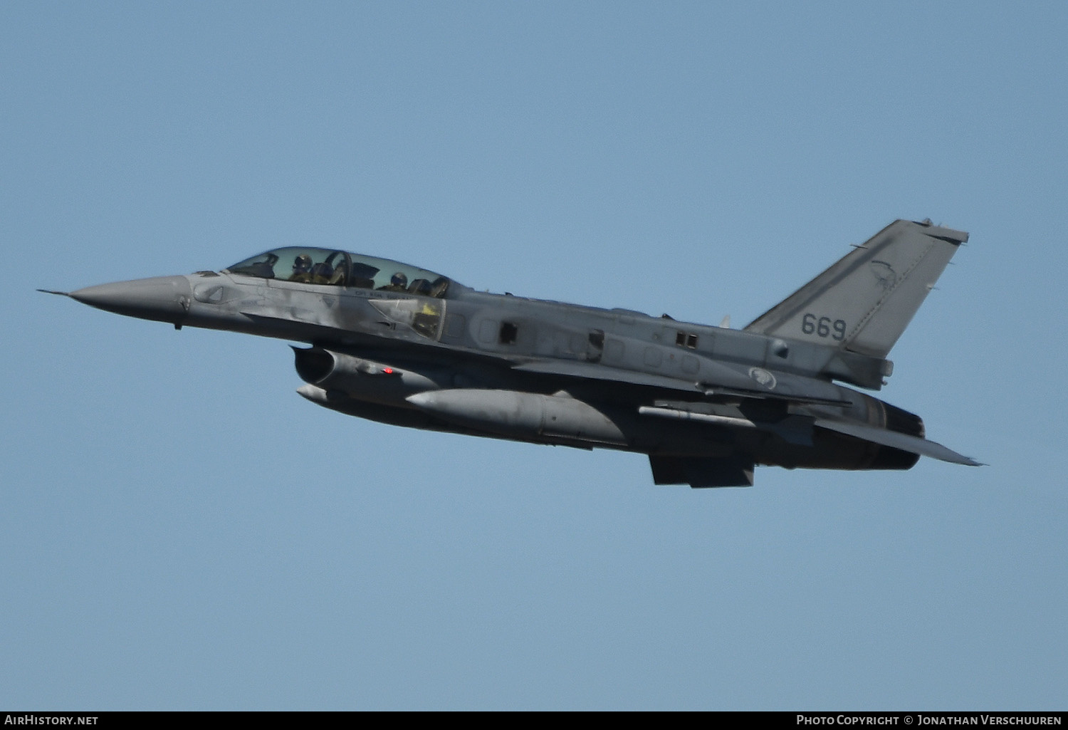 Aircraft Photo of 669 | Lockheed Martin F-16D Fighting Falcon | Singapore - Air Force | AirHistory.net #490691