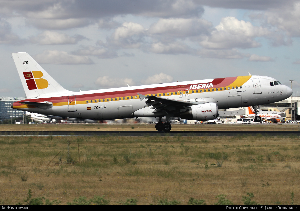 Aircraft Photo of EC-IEG | Airbus A320-214 | Iberia | AirHistory.net #490745