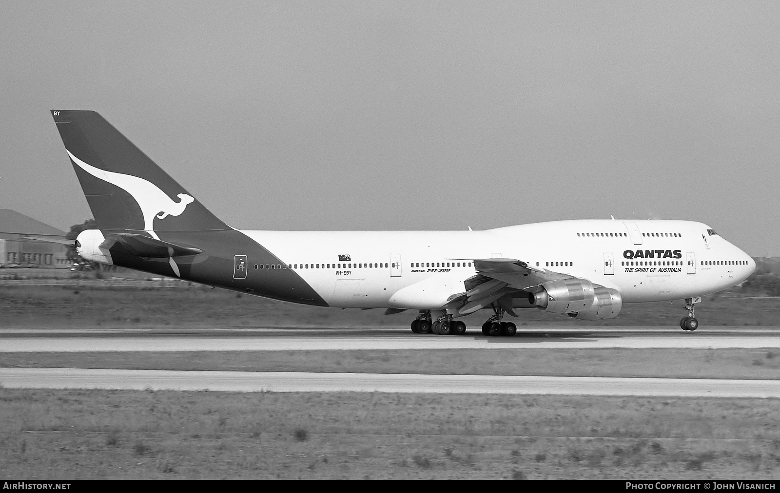 Aircraft Photo of VH-EBY | Boeing 747-338 | Qantas | AirHistory.net #490888