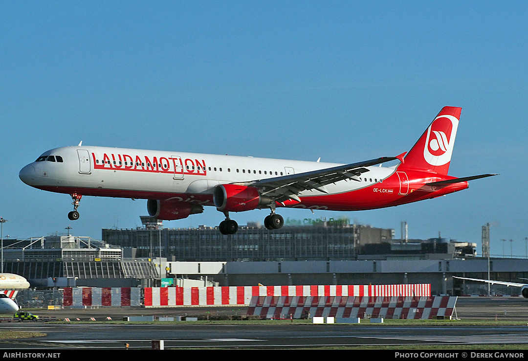 Aircraft Photo of OE-LCK | Airbus A321-211 | Laudamotion | AirHistory.net #490954