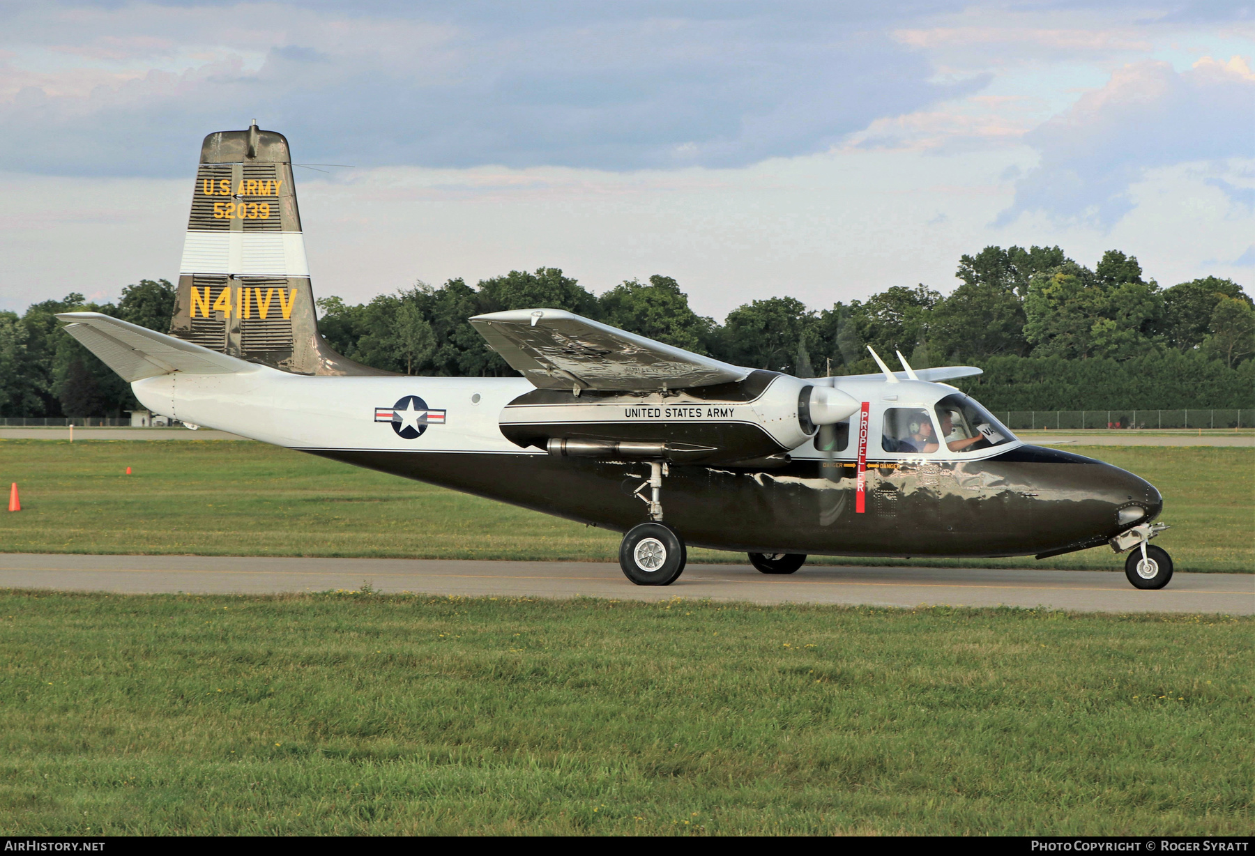 Aircraft Photo of N411VV / 52039 | Aero 520 Commander | USA - Army | AirHistory.net #491732