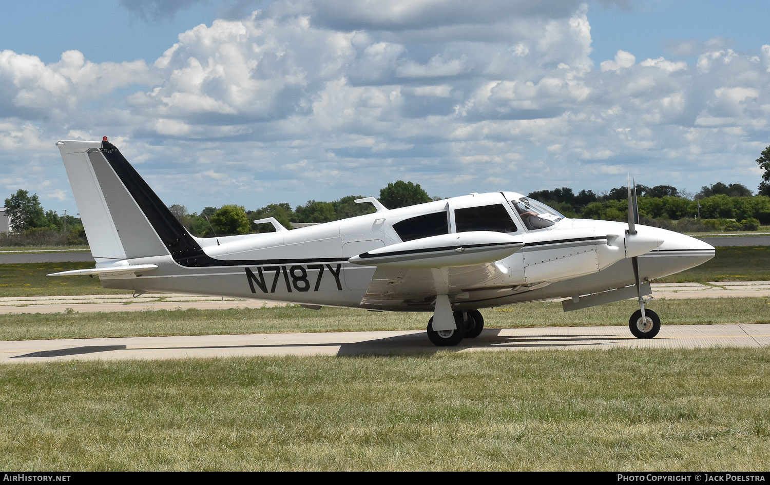 Aircraft Photo of N7187Y | Piper PA-30-160 Turbo Twin Comanche | AirHistory.net #491752