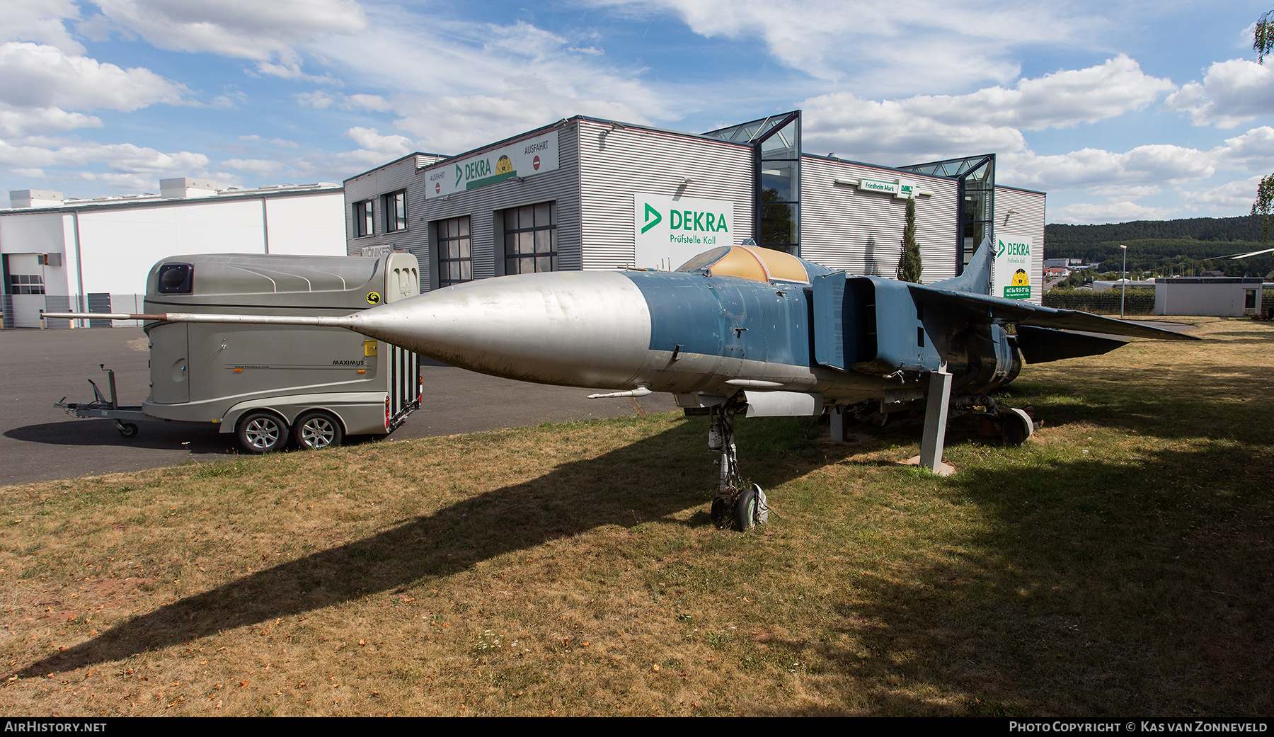 Aircraft Photo of 564 | Mikoyan-Gurevich MiG-23MF | AirHistory.net #491783
