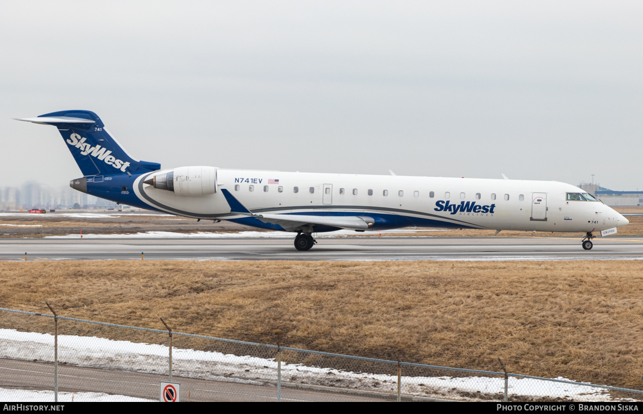 Aircraft Photo of N741EV | Bombardier CRJ-700 (CL-600-2C10) | SkyWest Airlines | AirHistory.net #491987