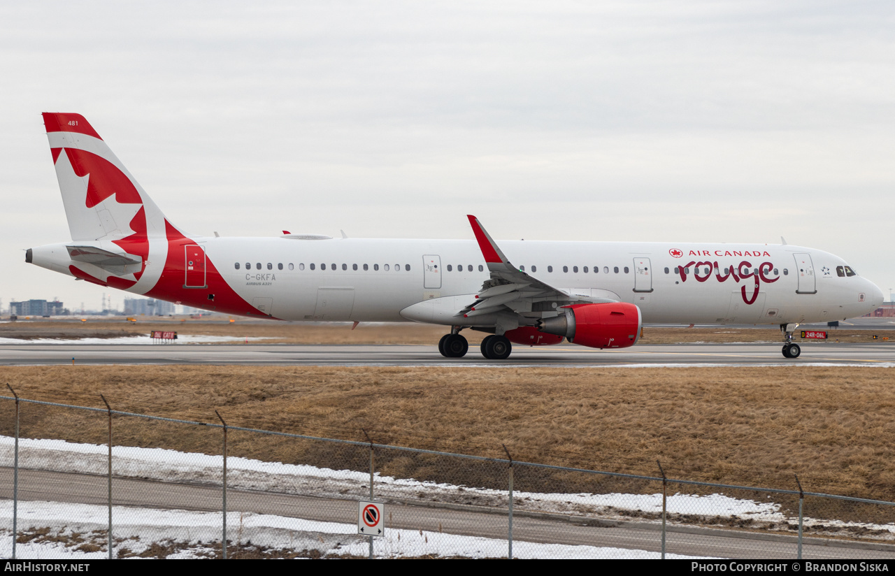 Aircraft Photo of C-GKFA | Airbus A321-211 | Air Canada Rouge | AirHistory.net #491991