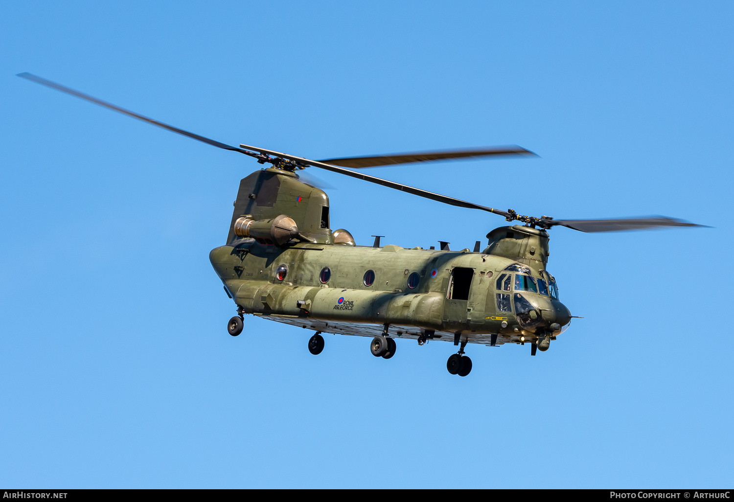 Aircraft Photo of ZA681 | Boeing Chinook HC2 (352) | UK - Air Force | AirHistory.net #492046