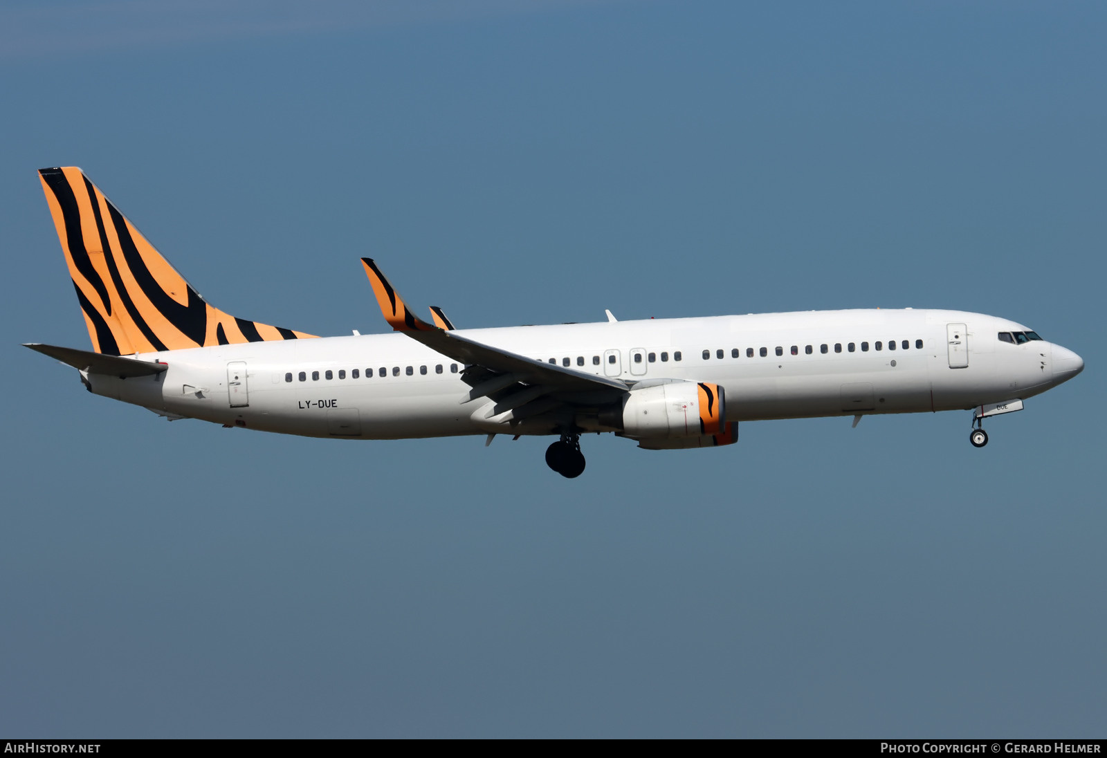 Aircraft Photo of LY-DUE | Boeing 737-8FE | AirHistory.net #492085