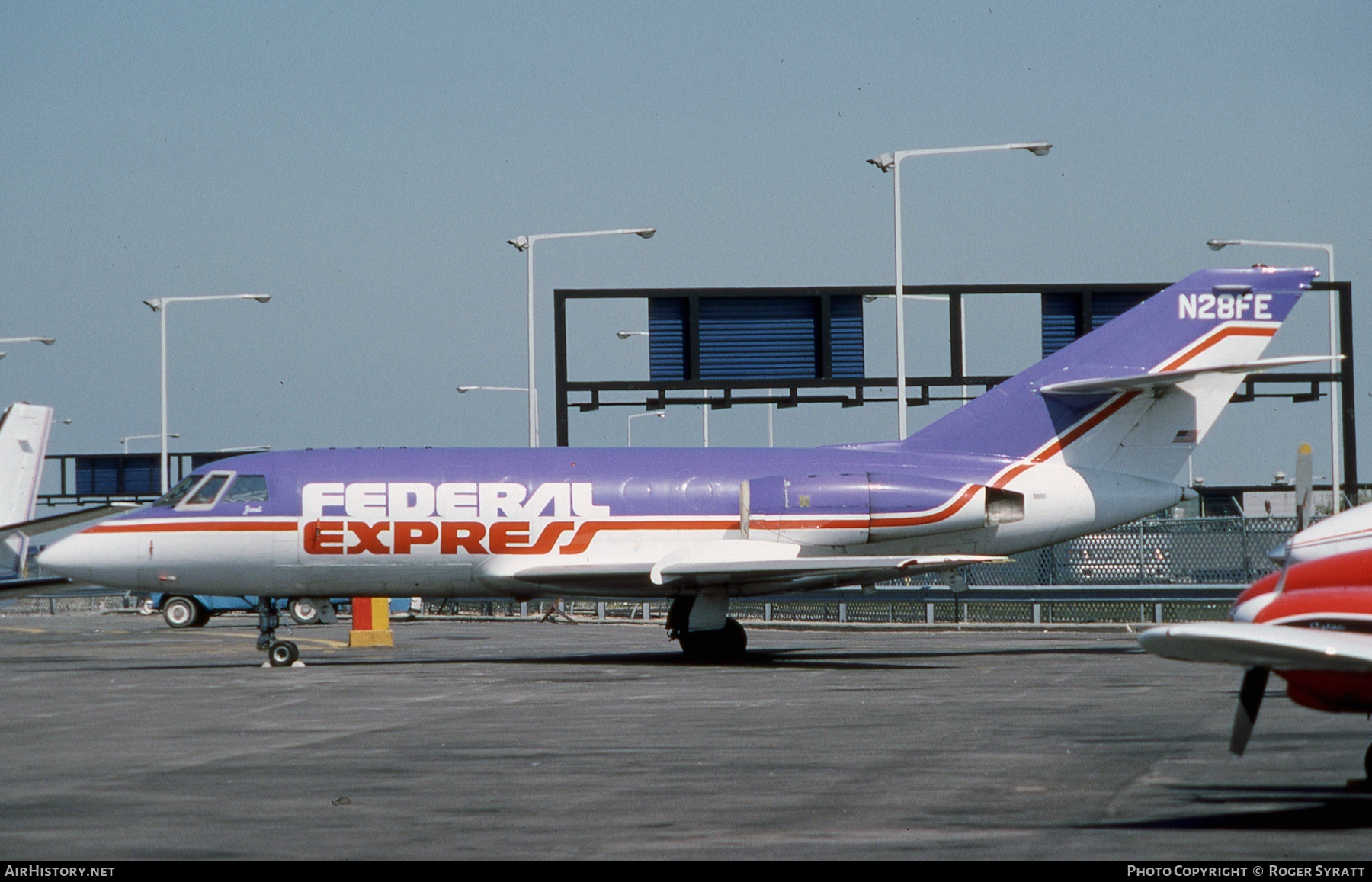 Aircraft Photo of N28FE | Dassault Falcon 20DC | Federal Express | AirHistory.net #492331