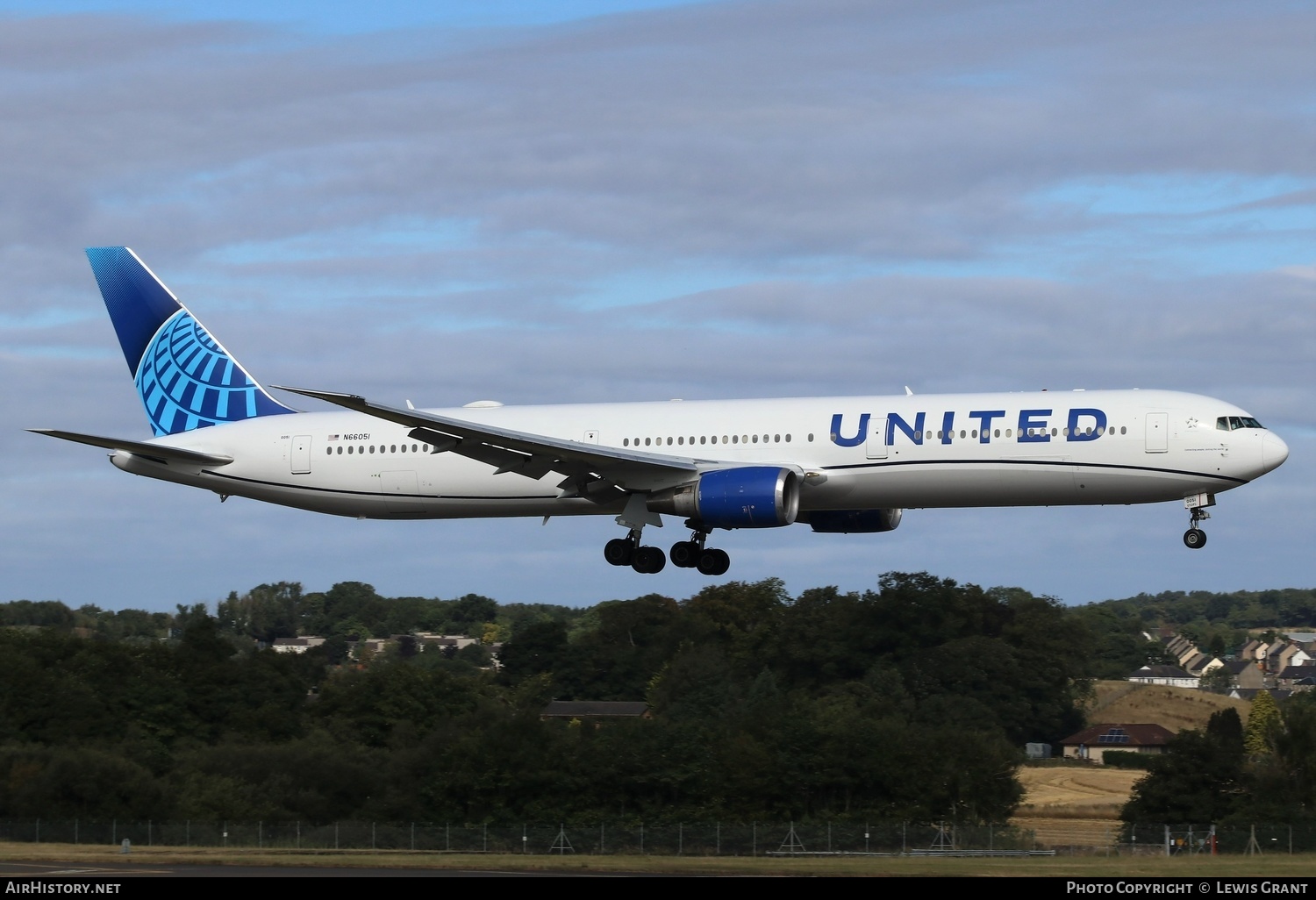 Aircraft Photo of N66051 | Boeing 767-424/ER | United Airlines | AirHistory.net #492464