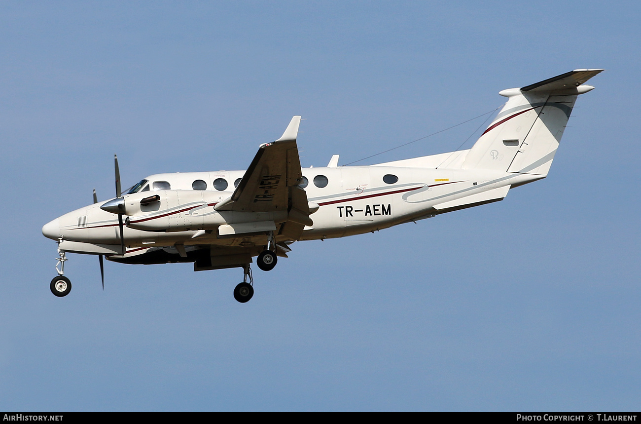 Aircraft Photo of TR-AEM | Raytheon 350 King Air (B300) | AirHistory.net #492478