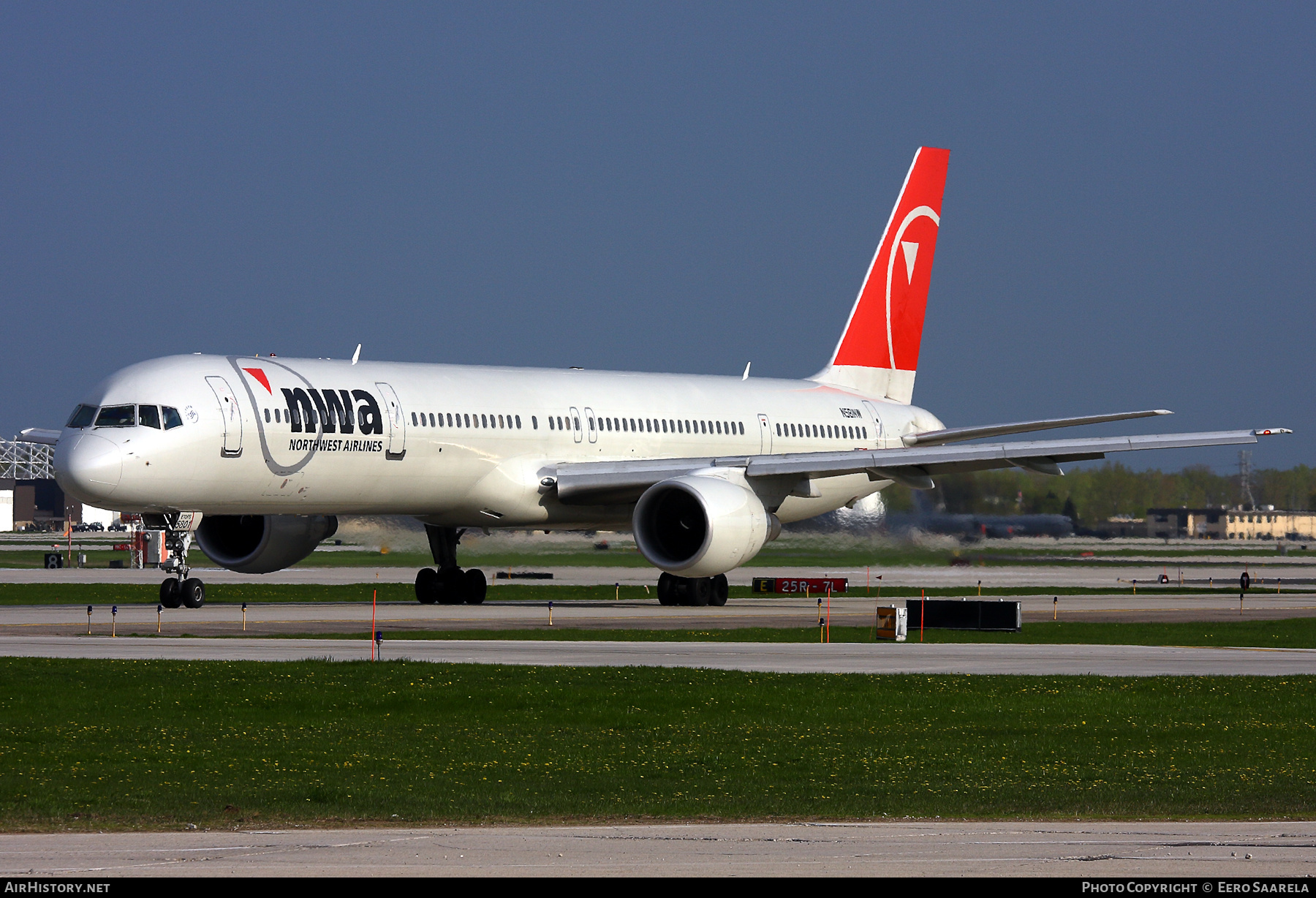 Aircraft Photo of N581NW | Boeing 757-351 | Northwest Airlines | AirHistory.net #492694