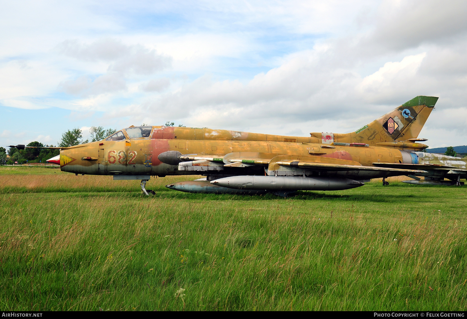 Aircraft Photo of 682 / 25-17 | Sukhoi Su-22M4 | East Germany - Air Force | AirHistory.net #492737