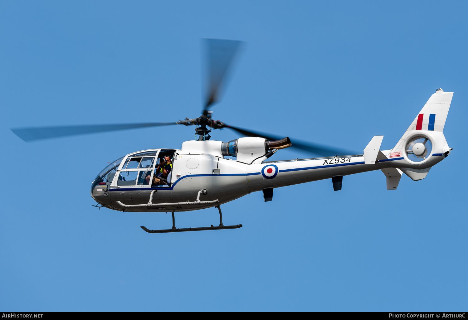 Aircraft Photo of G-CBSI / XZ934 | Aerospatiale SA-341D Gazelle HT3 | UK - Air Force | AirHistory.net #492807