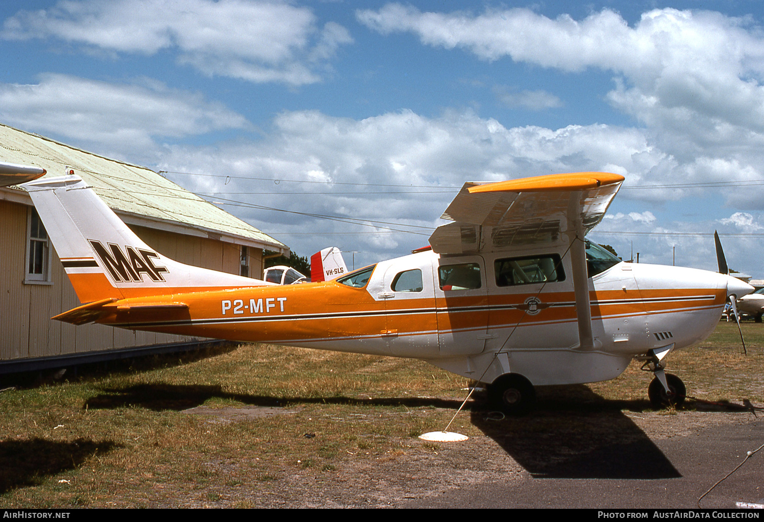 Aircraft Photo of P2-MFT | Cessna U206E Skywagon 206 | Missionary Aviation Fellowship - MAF | AirHistory.net #492914