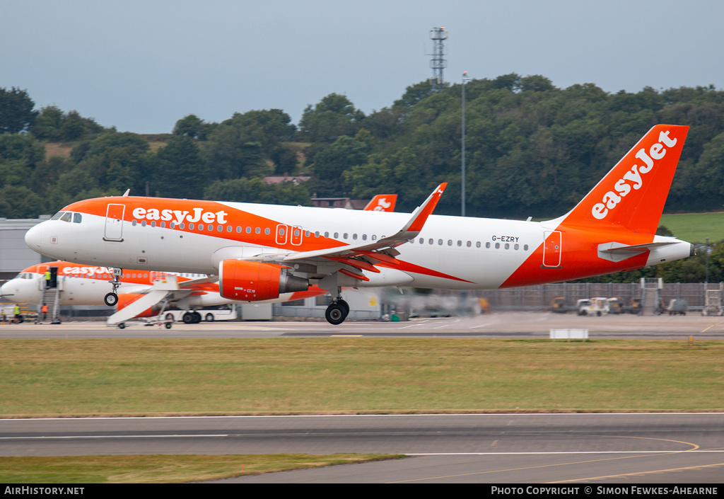 Aircraft Photo of G-EZRY | Airbus A320-214 | EasyJet | AirHistory.net #492998