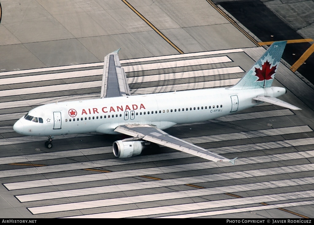 Aircraft Photo of C-FFWJ | Airbus A320-211 | Air Canada | AirHistory.net #493523