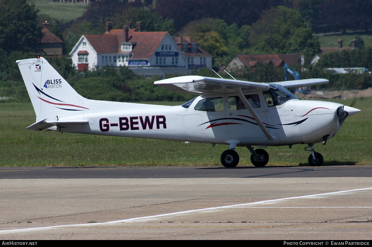 Aircraft Photo of G-BEWR | Reims F172N Skyhawk 100 | Bliss Aviation | AirHistory.net #493668