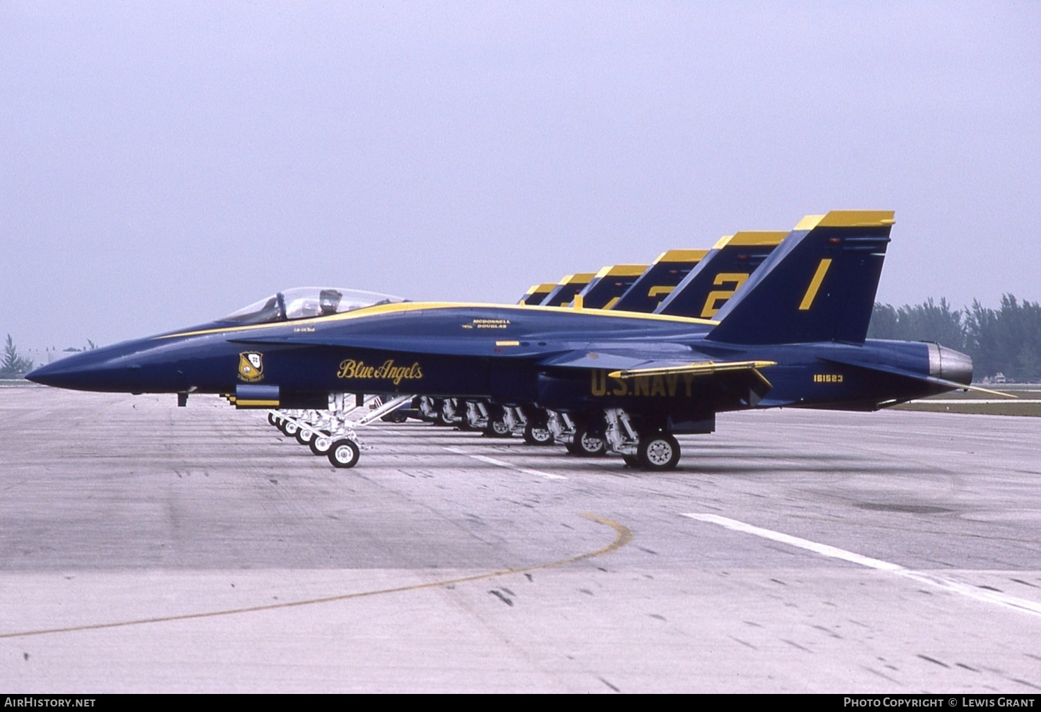 Aircraft Photo of 161523 | McDonnell Douglas F/A-18A Hornet | USA - Navy | AirHistory.net #493685