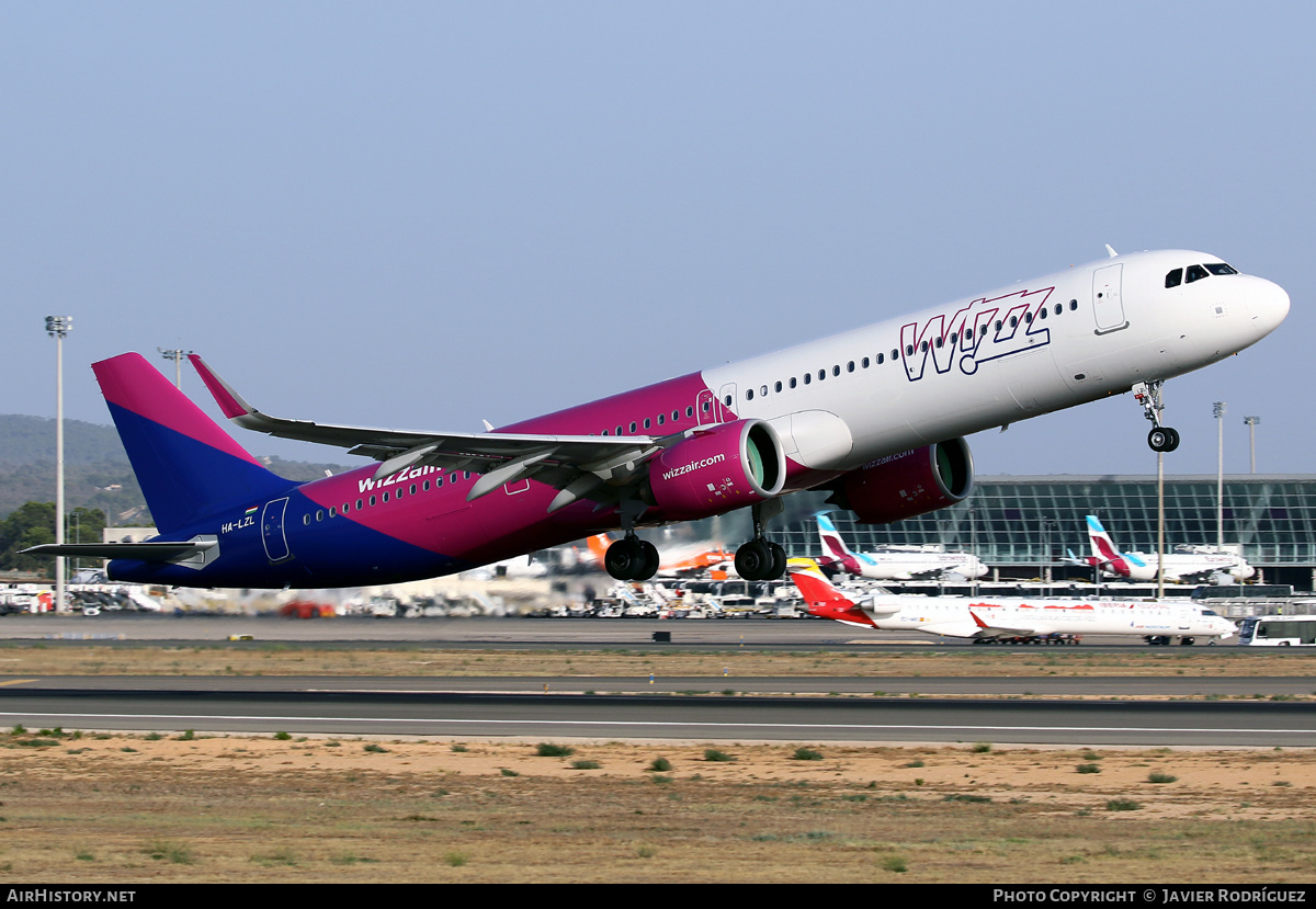 Aircraft Photo of HA-LZL | Airbus A321-271NX | Wizz Air | AirHistory.net #493800