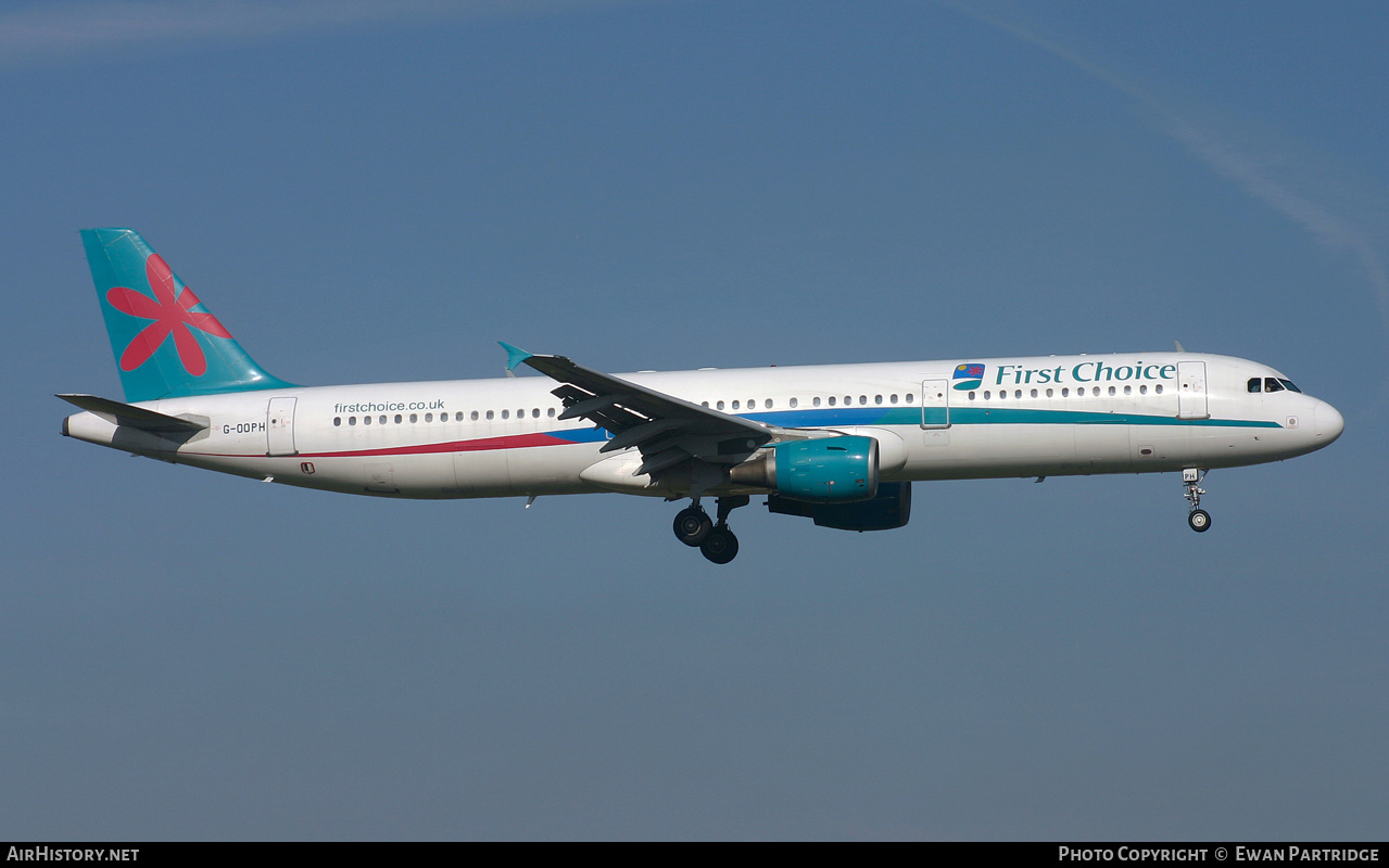 Aircraft Photo of G-OOPH | Airbus A321-211 | First Choice Airways | AirHistory.net #493826