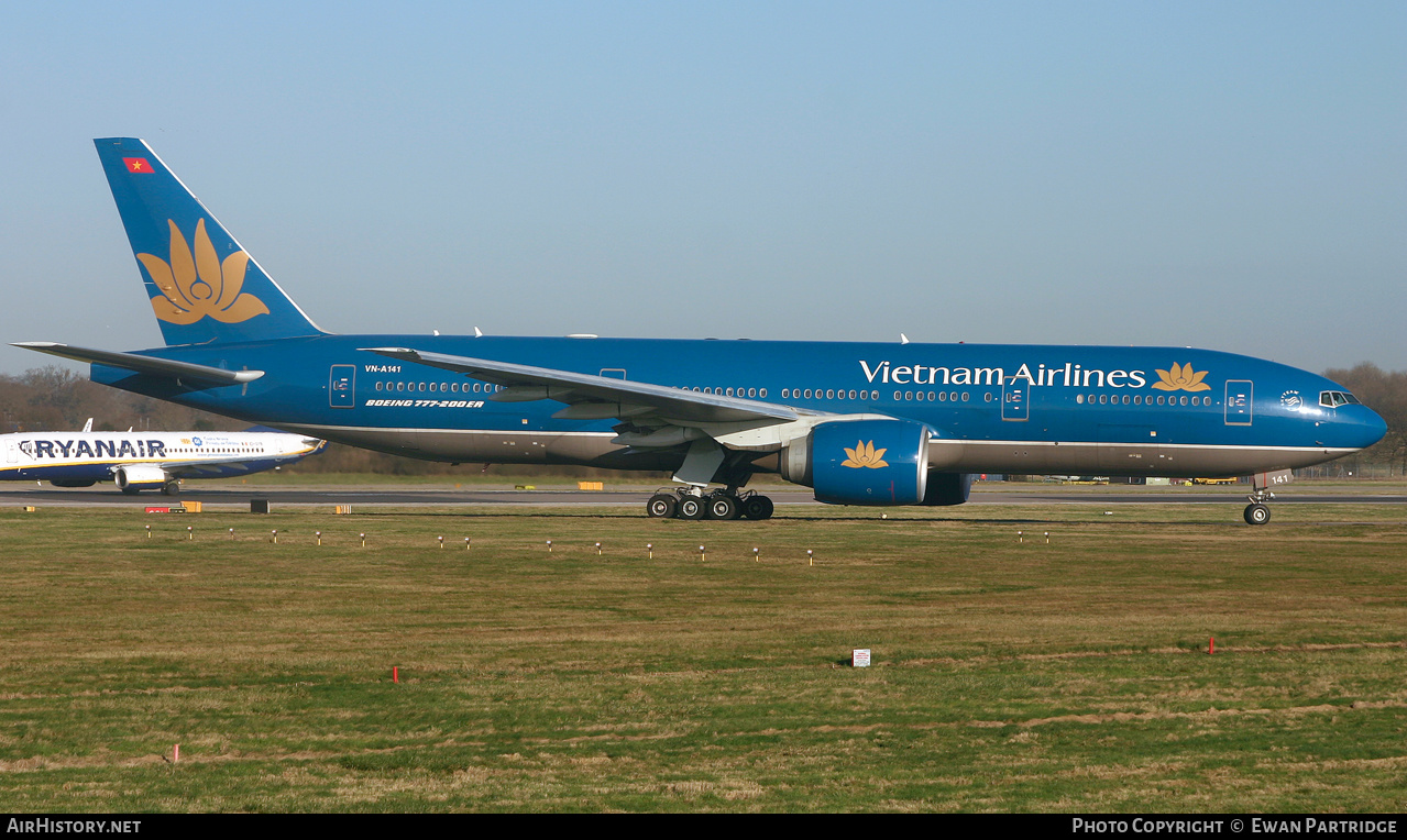 Aircraft Photo of VN-A141 | Boeing 777-2Q8/ER | Vietnam Airlines | AirHistory.net #493839