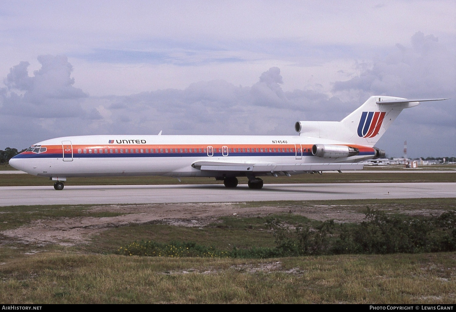 Aircraft Photo of N7454U | Boeing 727-222/Adv | United Airlines | AirHistory.net #493845