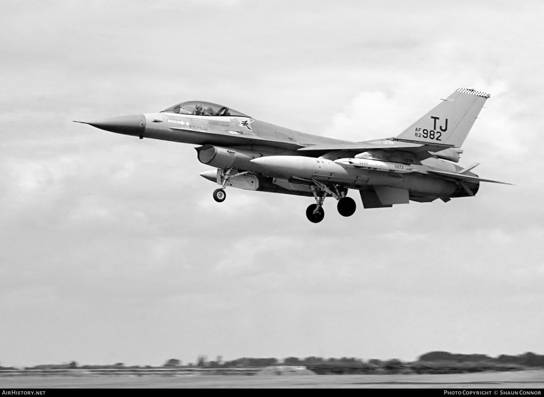 Aircraft Photo of 82-0982 / AF82-982 | General Dynamics F-16A Fighting Falcon | USA - Air Force | AirHistory.net #494035