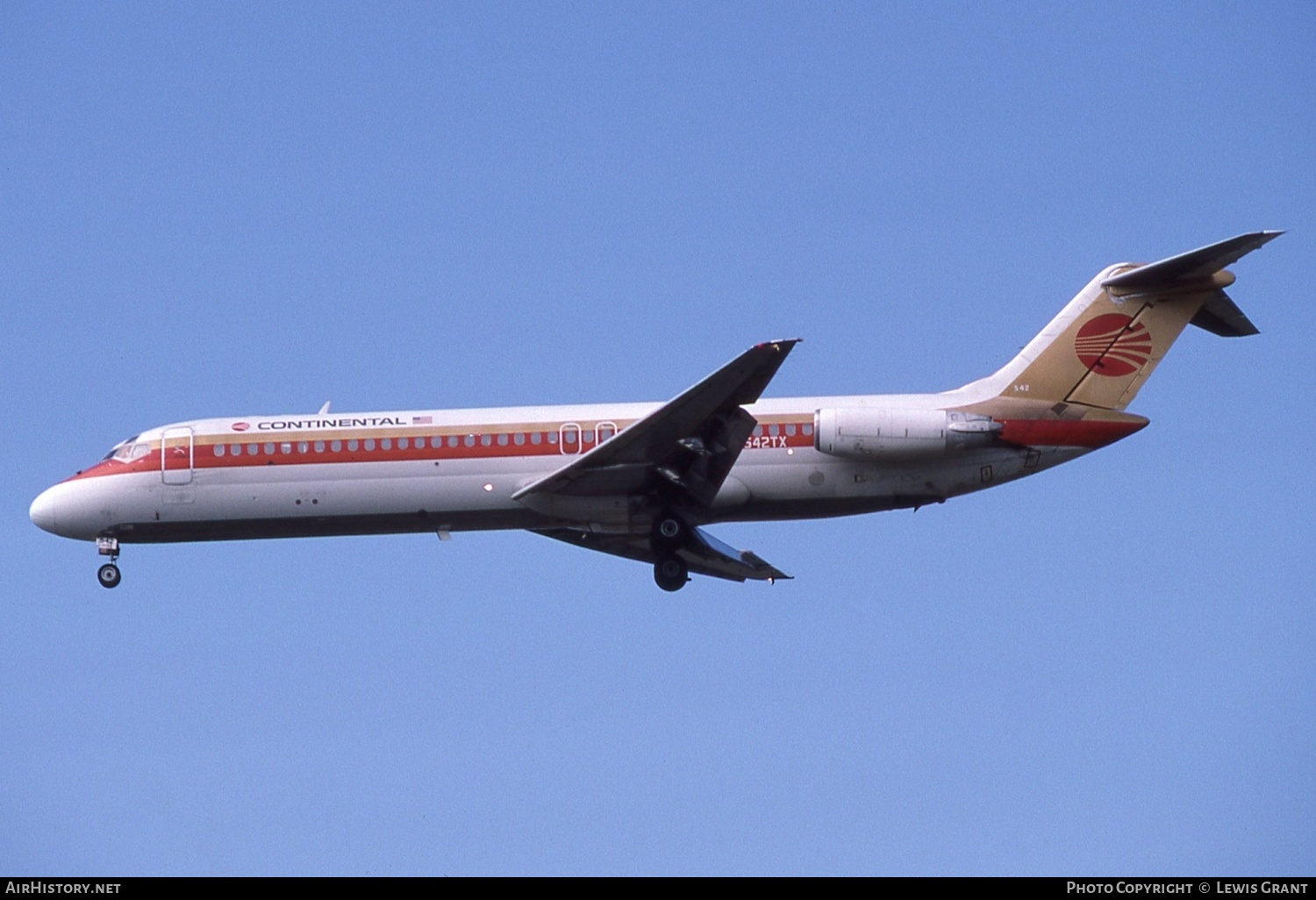 Aircraft Photo of N542TX | McDonnell Douglas DC-9-32 | Continental Airlines | AirHistory.net #494215