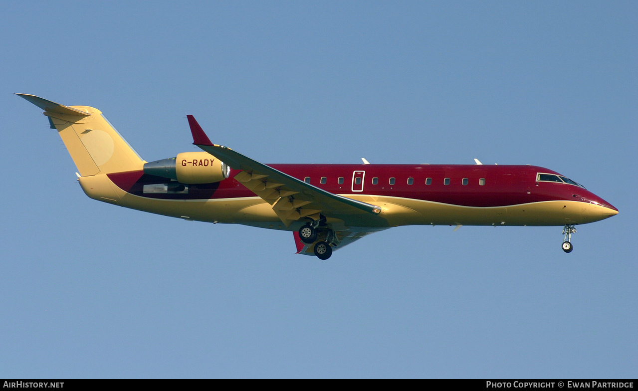 Aircraft Photo of G-RADY | Bombardier Challenger 850 (CRJ-200SE/CL-600-2B19) | AirHistory.net #494304