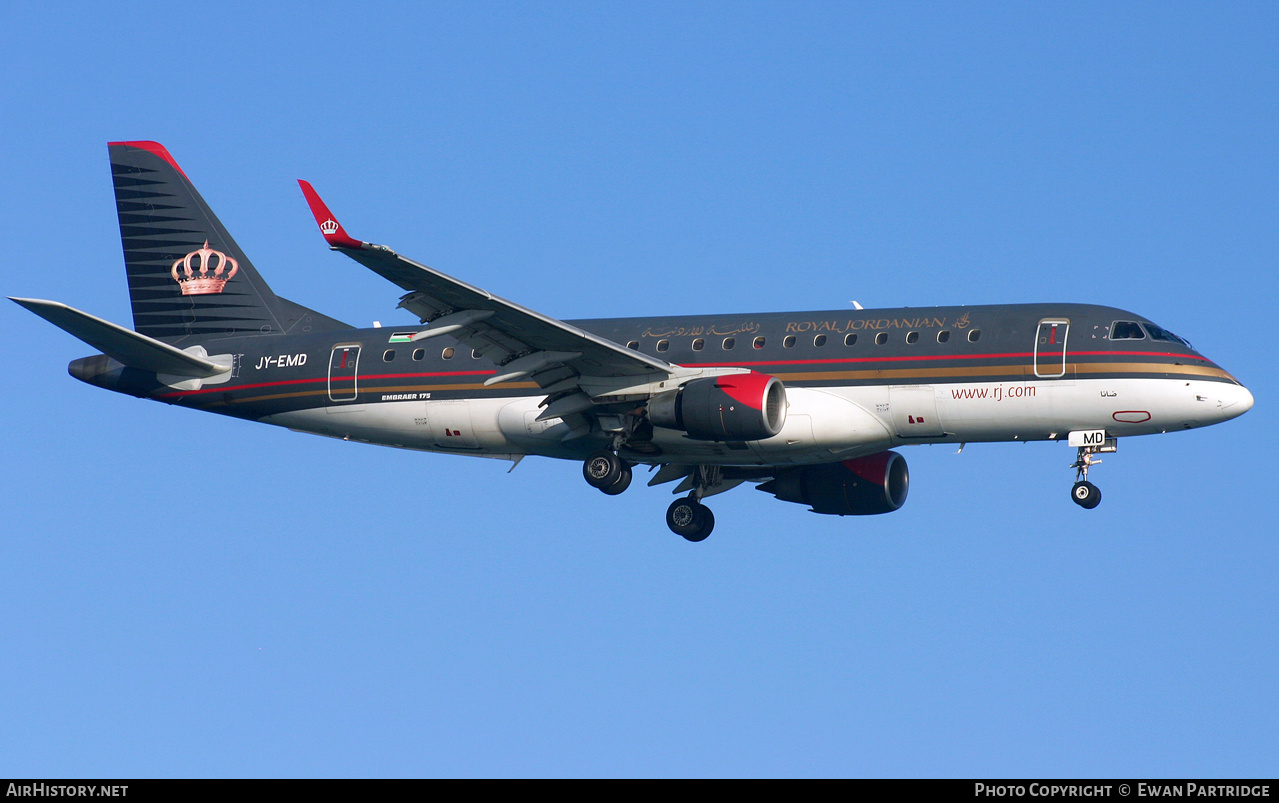 Aircraft Photo of JY-EMD | Embraer 175LR (ERJ-170-200LR) | Royal Jordanian Airlines | AirHistory.net #494436