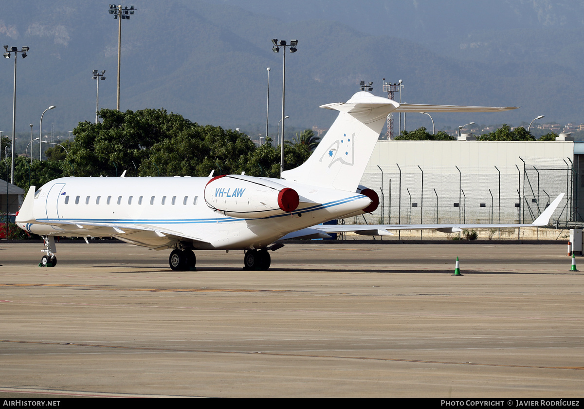 Aircraft Photo of VH-LAW | Bombardier Global Express (BD-700-1A10) | AirHistory.net #494443