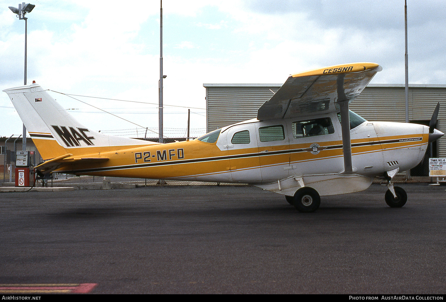 Aircraft Photo of P2-MFD | Cessna U206E Skywagon 206 | Missionary Aviation Fellowship - MAF | AirHistory.net #494462