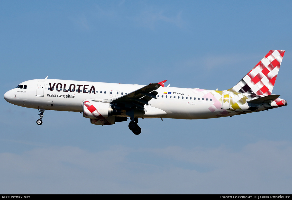 Aircraft Photo of EC-NOR | Airbus A320-216 | Volotea | AirHistory.net #494608