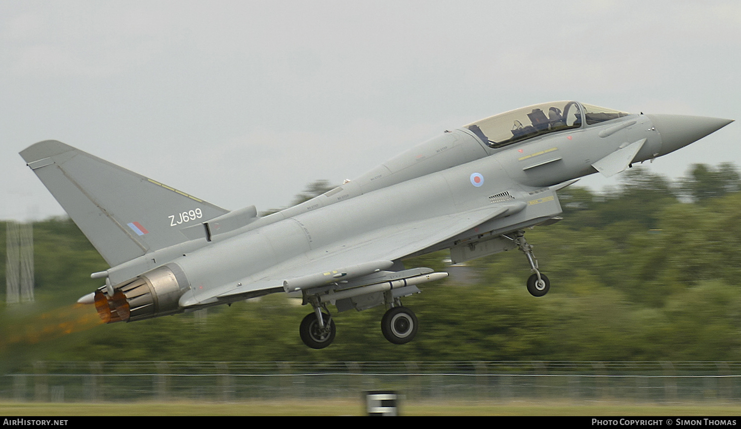 Aircraft Photo of ZJ699 | Eurofighter EF-2000 Typhoon T | UK - Air Force | AirHistory.net #494805