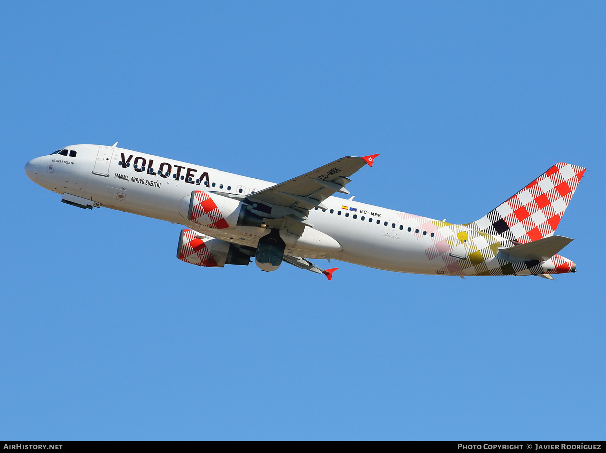 Aircraft Photo of EC-MBK | Airbus A320-214 | Volotea | AirHistory.net #494841