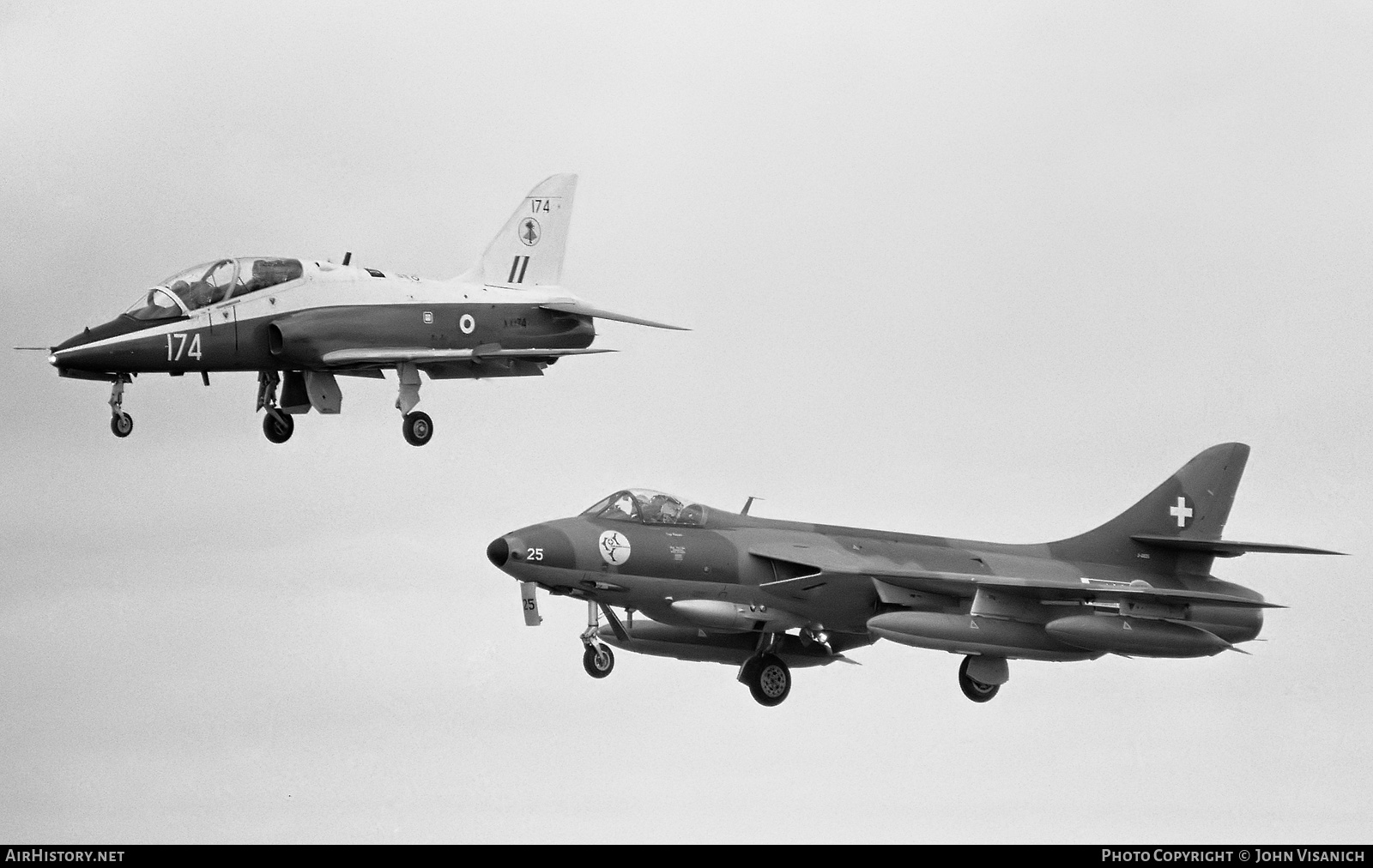 Aircraft Photo of J-4025 | Hawker Hunter F58 | Switzerland - Air Force | AirHistory.net #495050