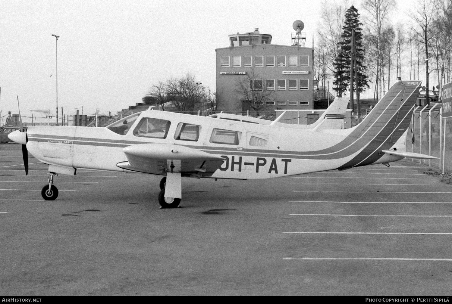 Aircraft Photo of OH-PAT | Piper PA-32R-300 Cherokee Lance | AirHistory.net #495085