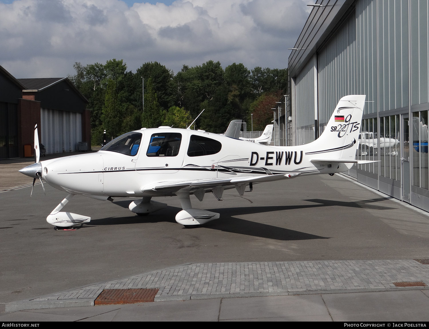 Aircraft Photo of D-EWWU | Cirrus SR-22 G3-GTS | AirHistory.net #495101