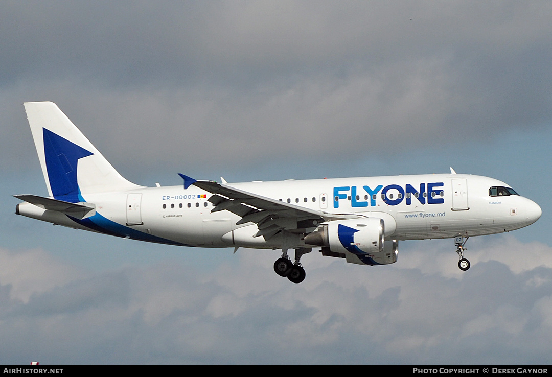 Aircraft Photo of ER-00002 | Airbus A319-112 | FlyOne | AirHistory.net #495115
