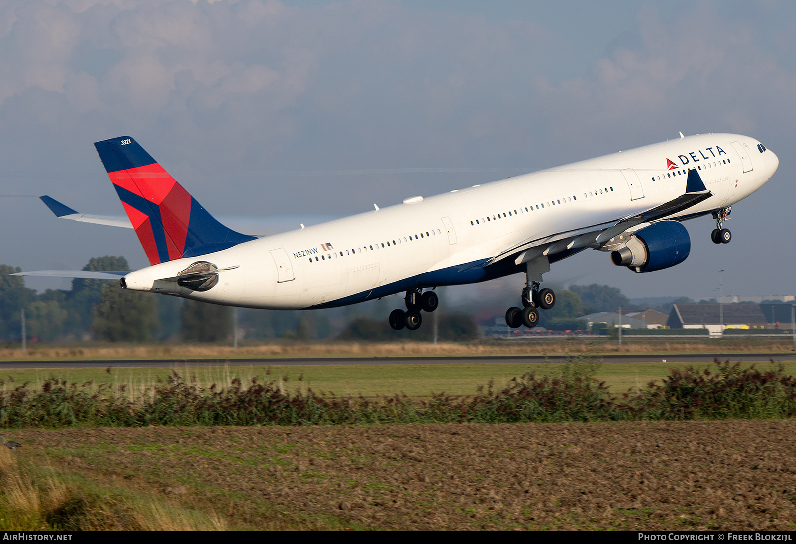Aircraft Photo of N821NW | Airbus A330-323 | Delta Air Lines | AirHistory.net #495289