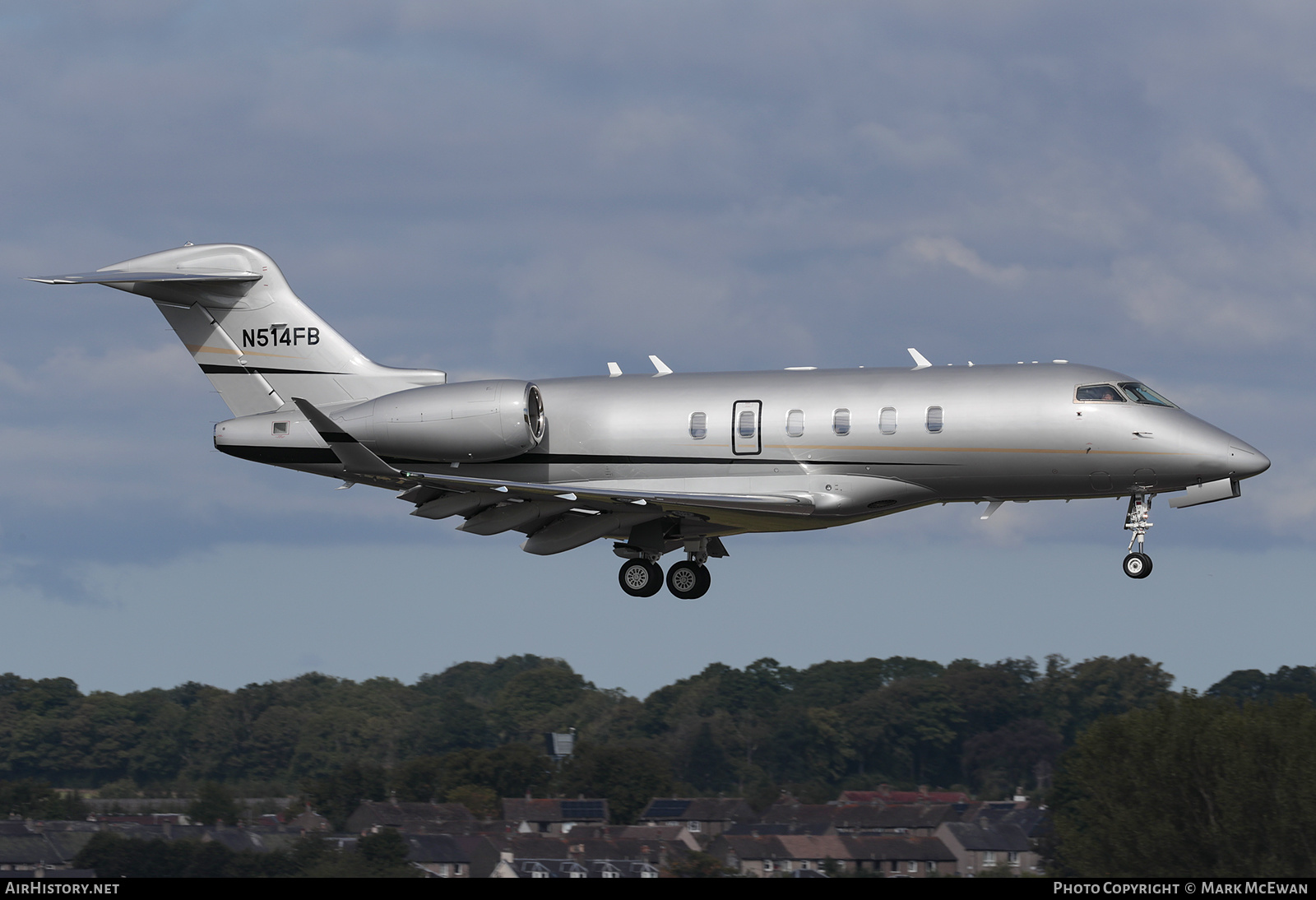 Aircraft Photo of N514FB | Bombardier Challenger 350 (BD-100-1A10) | AirHistory.net #495562
