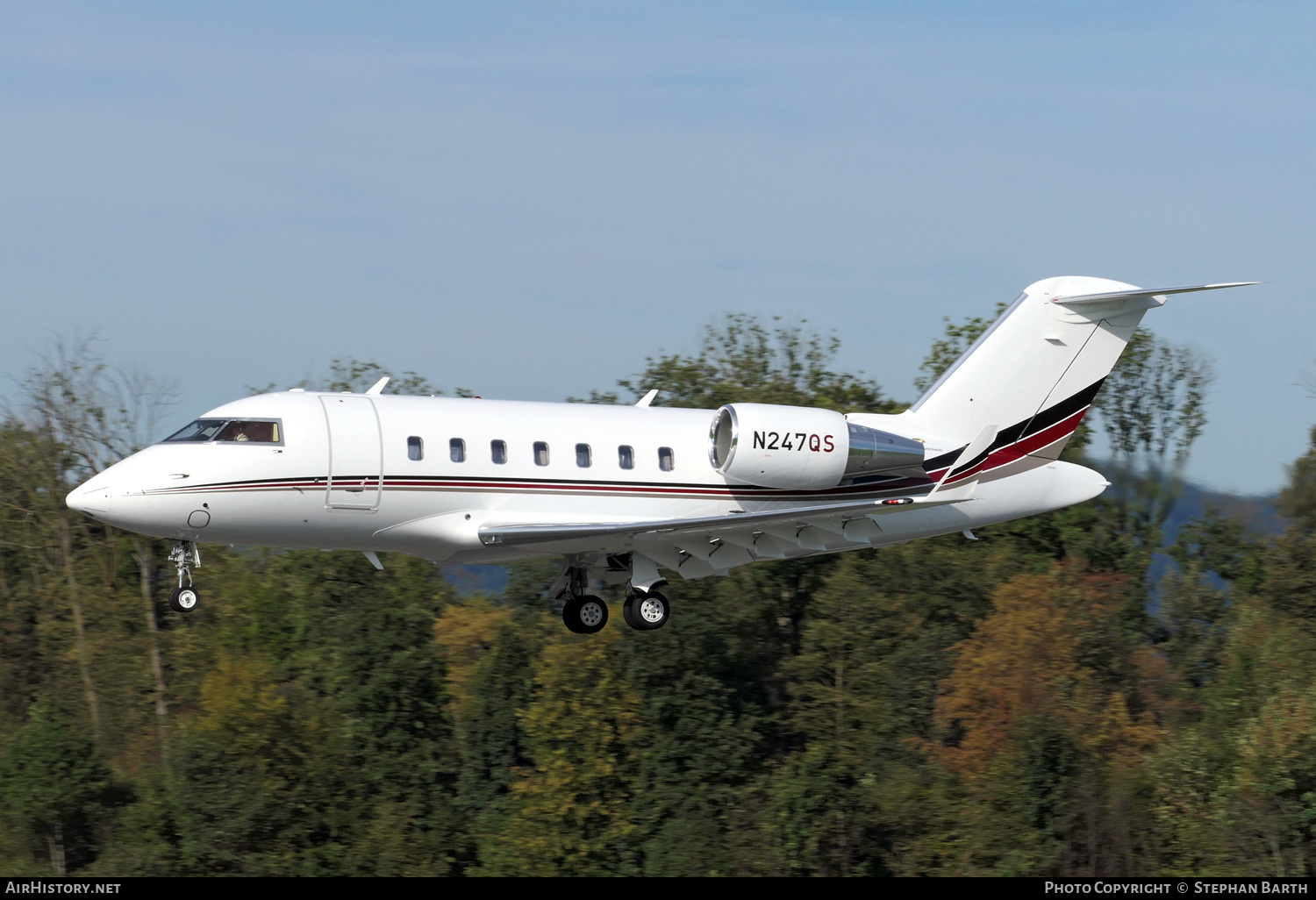 Aircraft Photo of N247QS | Bombardier Challenger 650 (CL-600-2B16) | AirHistory.net #495695