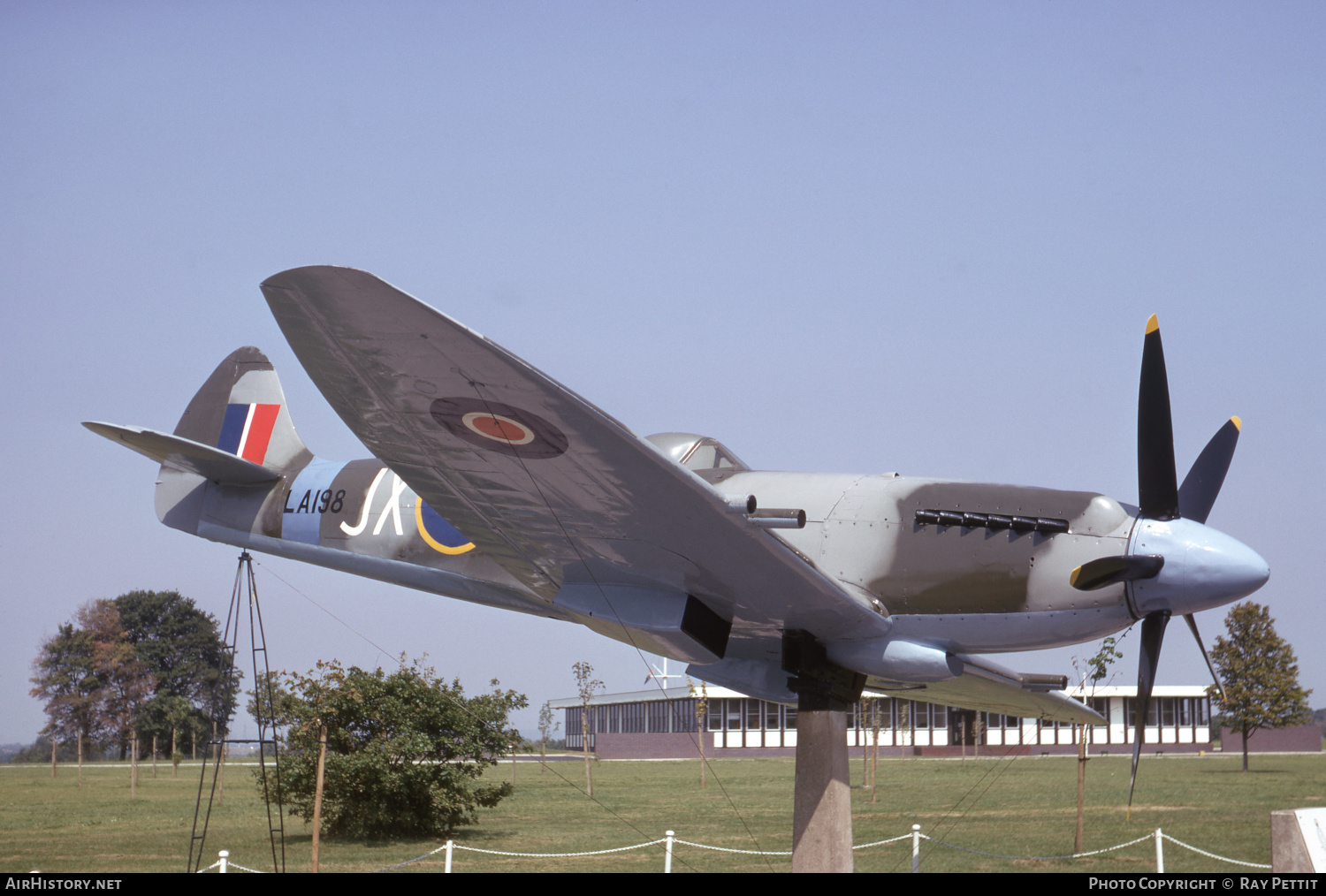 Aircraft Photo of LA198 | Supermarine 356 Spitfire F21 | UK - Air Force | AirHistory.net #495746