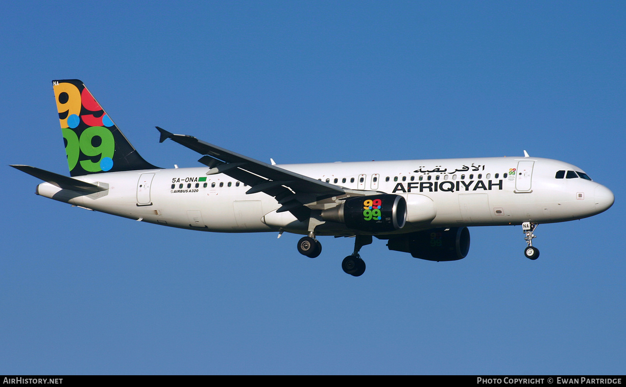 Aircraft Photo of 5A-ONA | Airbus A320-214 | Afriqiyah Airways | AirHistory.net #495770