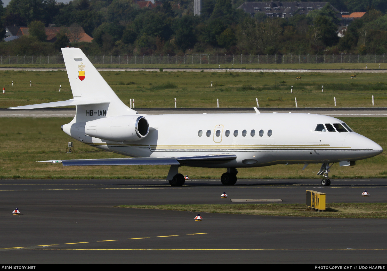 Aircraft Photo of HB-IAW | Dassault Falcon 2000 | Liechtenstein Royal Flight | AirHistory.net #495788