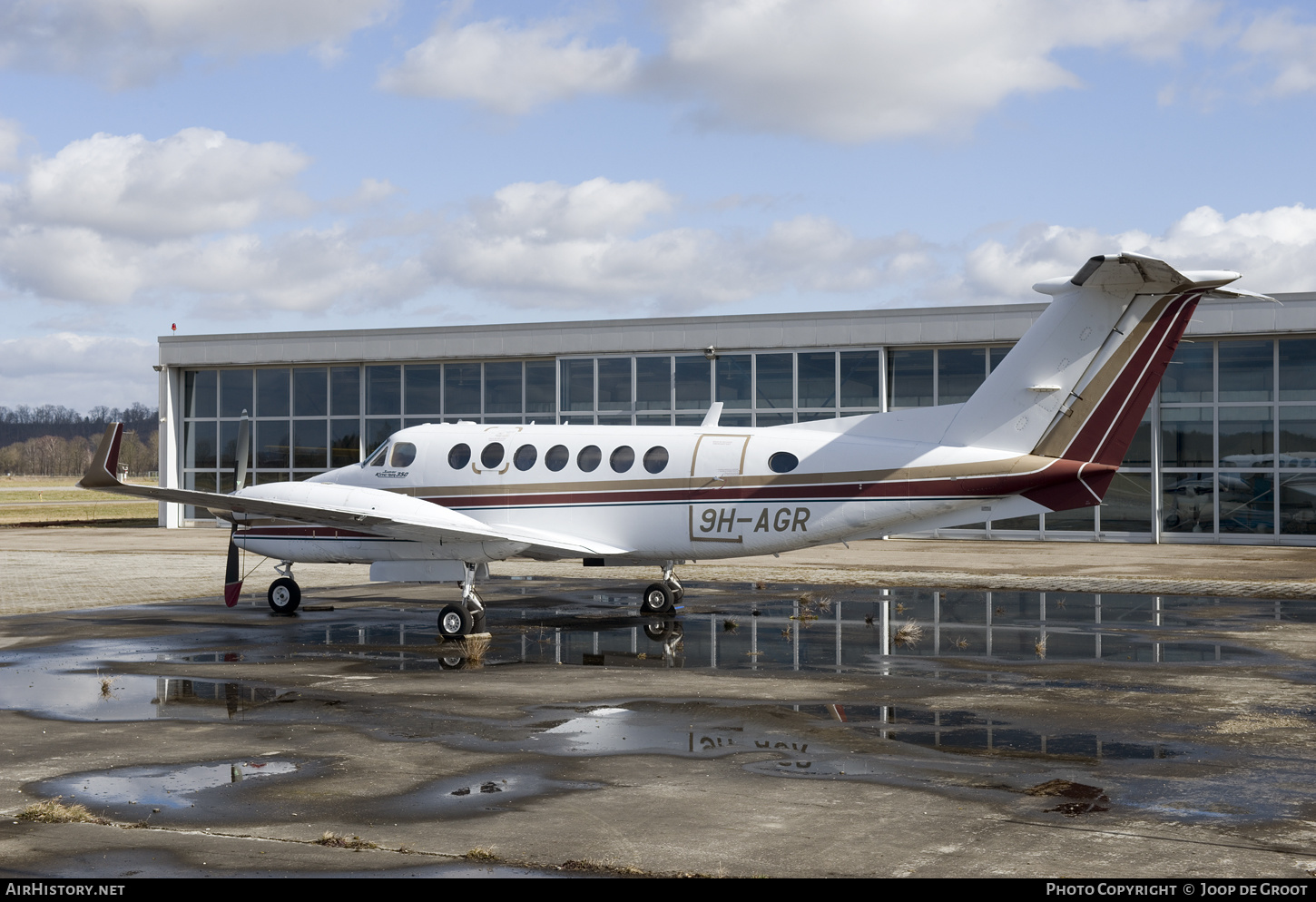 Aircraft Photo of 9H-AGR | Raytheon 350 King Air (B300) | AirHistory.net #495841