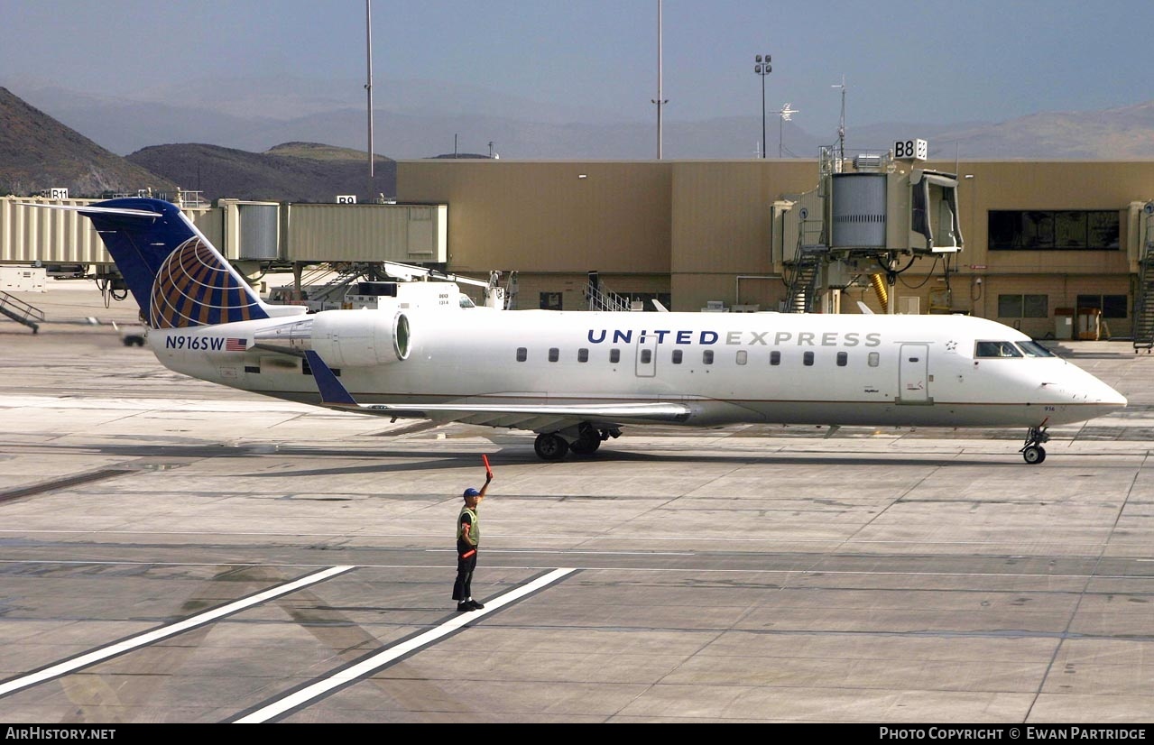 Aircraft Photo of N916SW | Bombardier CRJ-200ER (CL-600-2B19) | United Express | AirHistory.net #495870