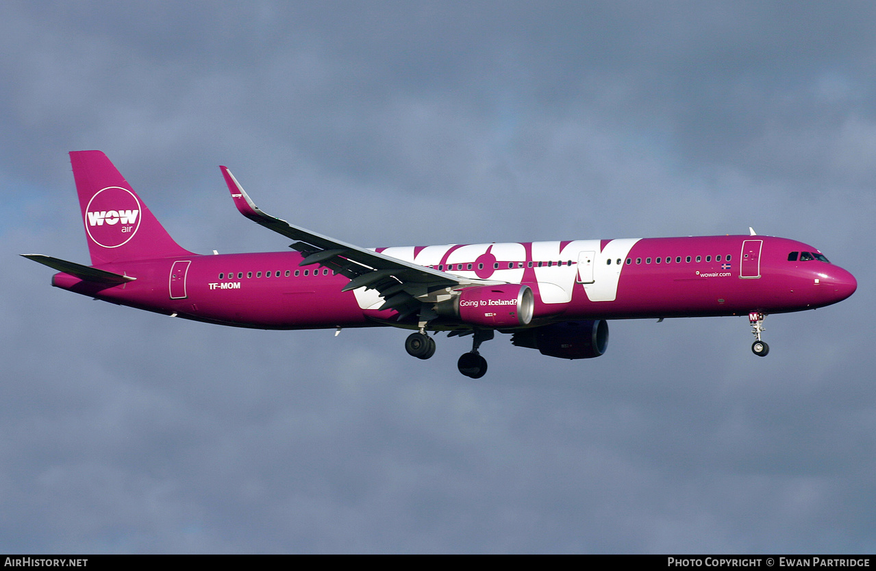 Aircraft Photo of TF-MOM | Airbus A321-211 | WOW Air | AirHistory.net #496016